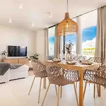 Spacious Gem With Terrace, Bbq And Pool Rems