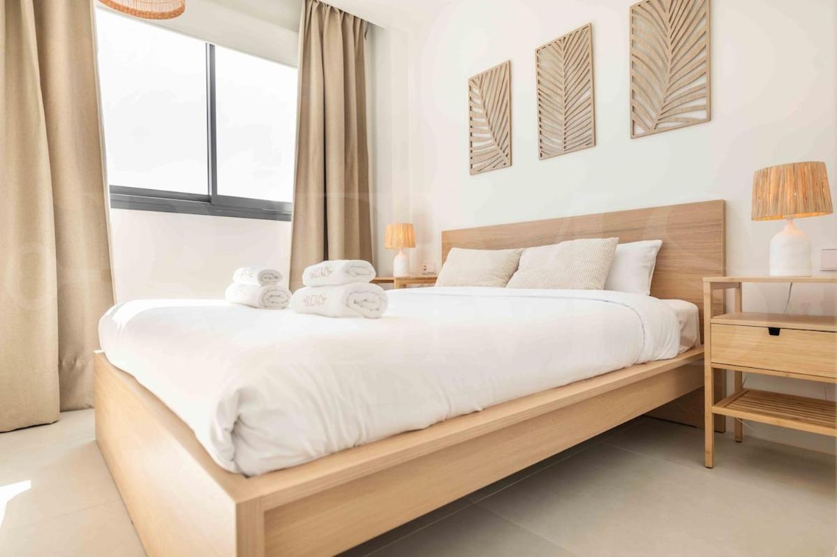 Spacious Gem With Terrace, Bbq And Pool Rems Apartment *