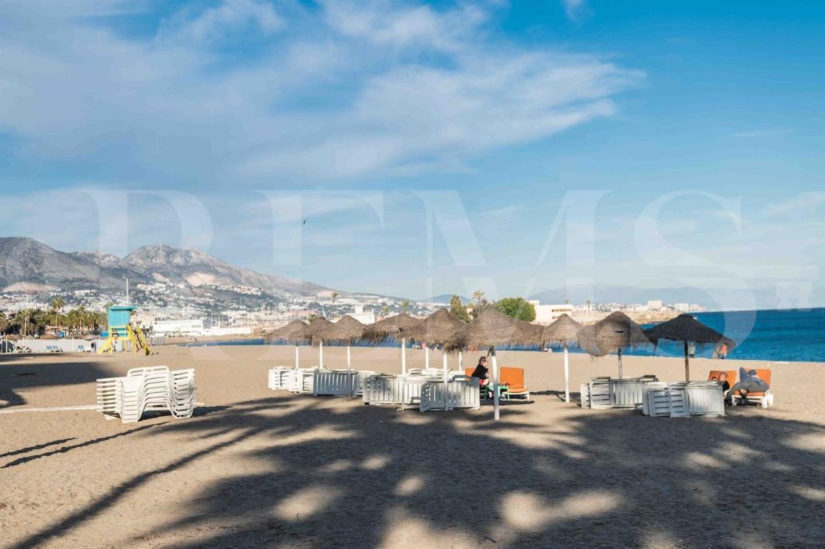 Apartment Spacious Gem With Terrace, Bbq And Pool Rems *