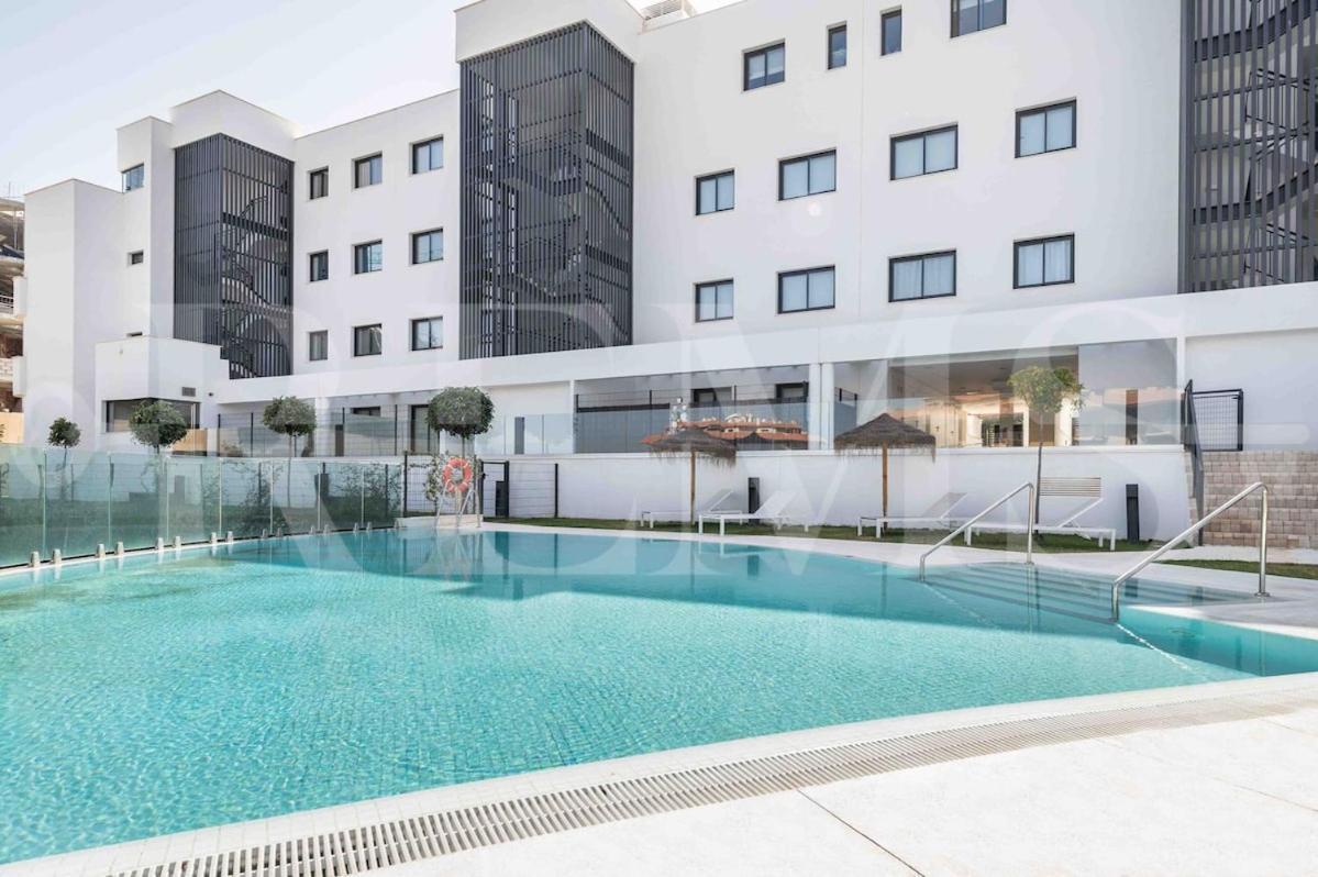 Spacious Gem With Terrace, Bbq And Pool Rems Apartment